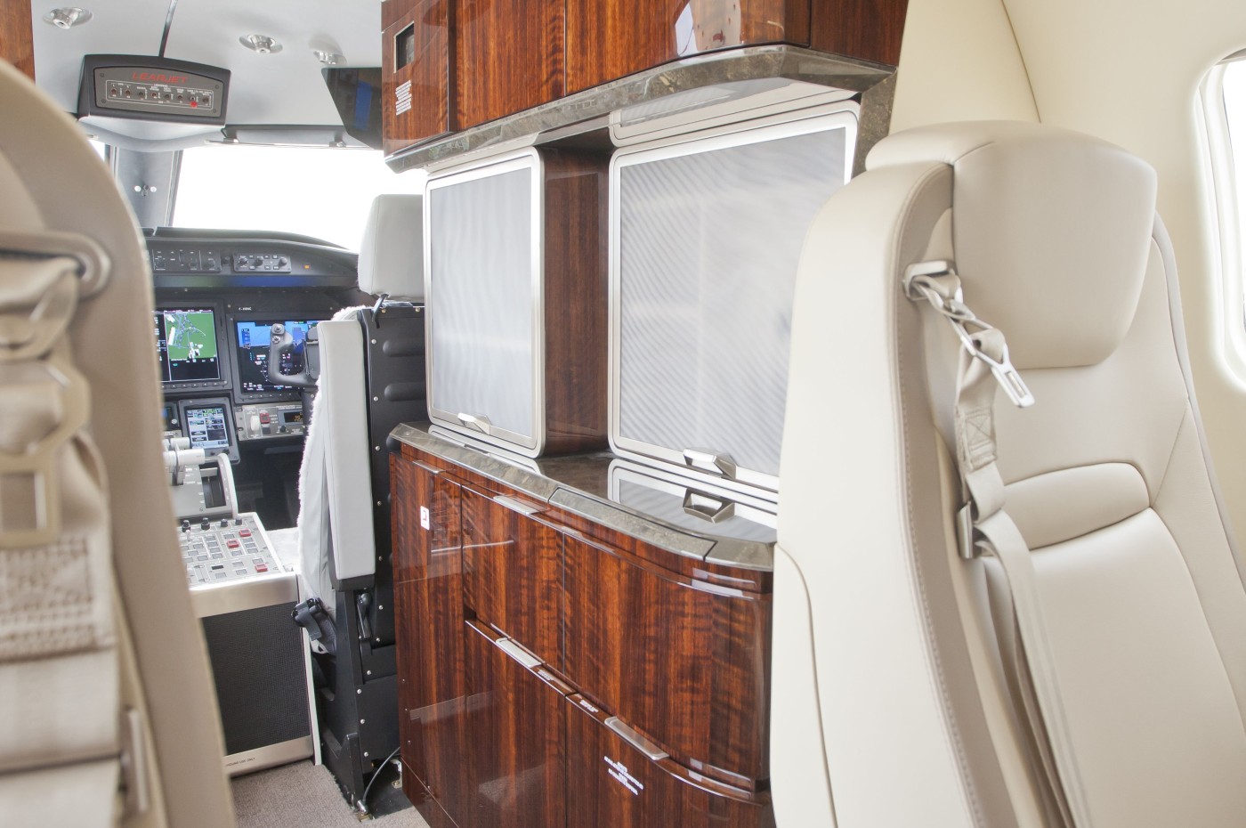 Learjet 75 75033 (45488) Galley